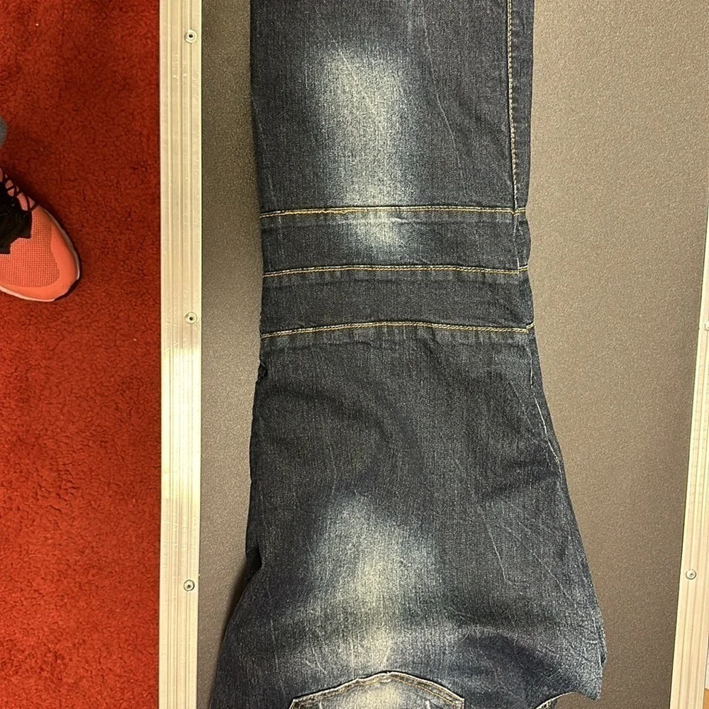 X-ray men’s distressed straight leg jeans size 36/32